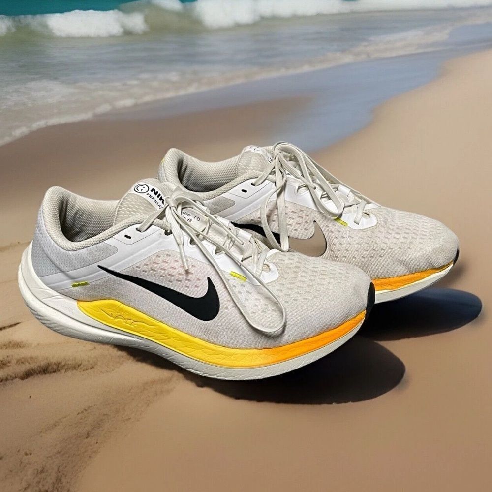Nike Zoom Winflo 10 Women's White Running Shoes Size 11M